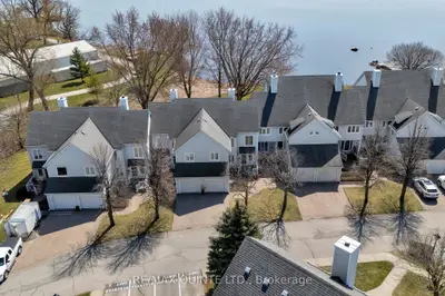Condo Townhouse in Belleville