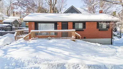 61 S West Street S, Huntsville, On P1h 1p8