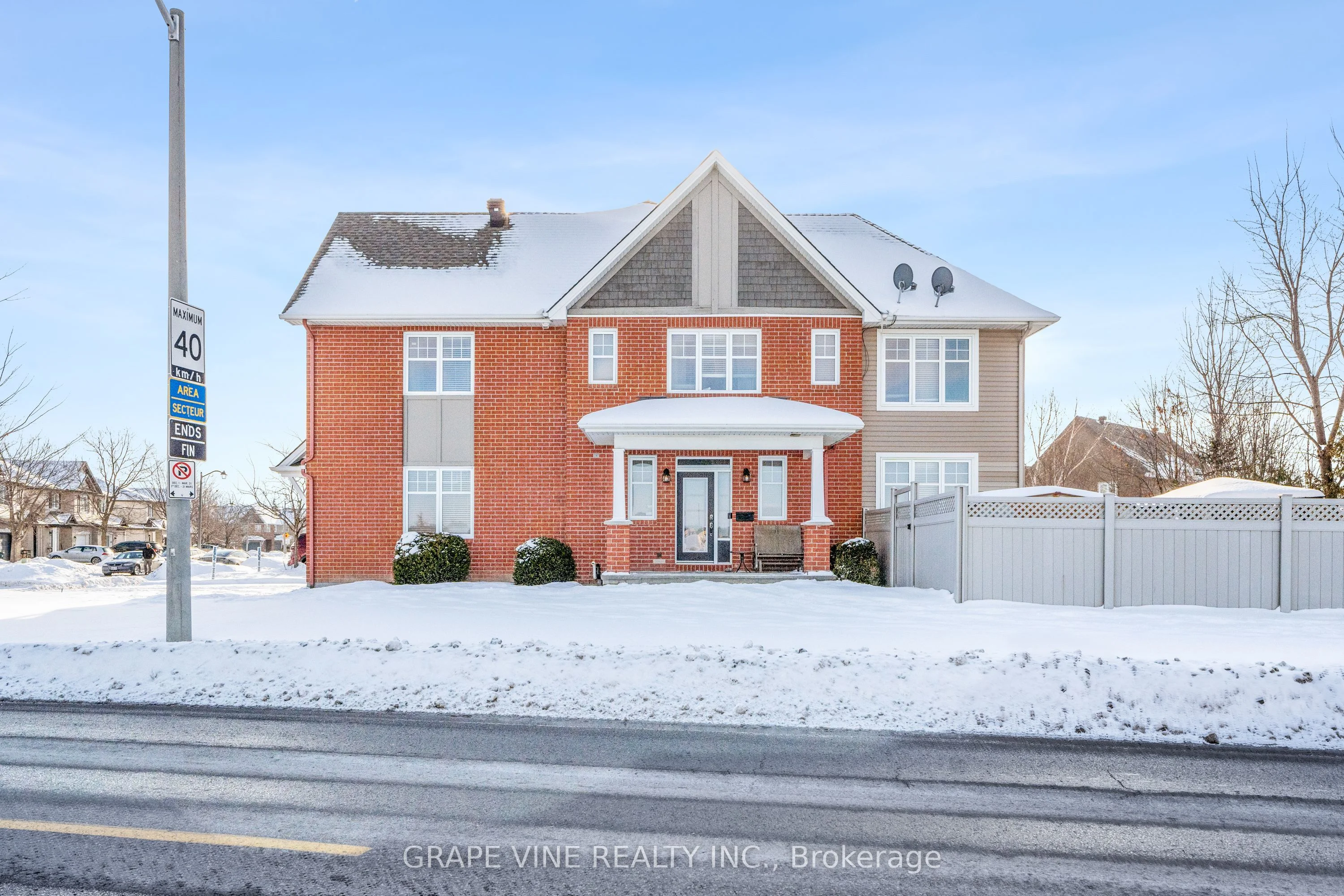 4060 Kelly Farm Drive, Blossom Park - Airport And Area, On K1t 4j3