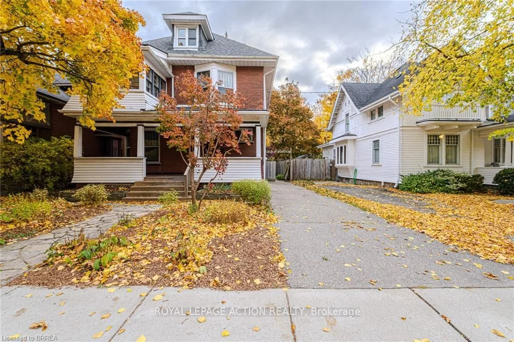 Detached in Brantford