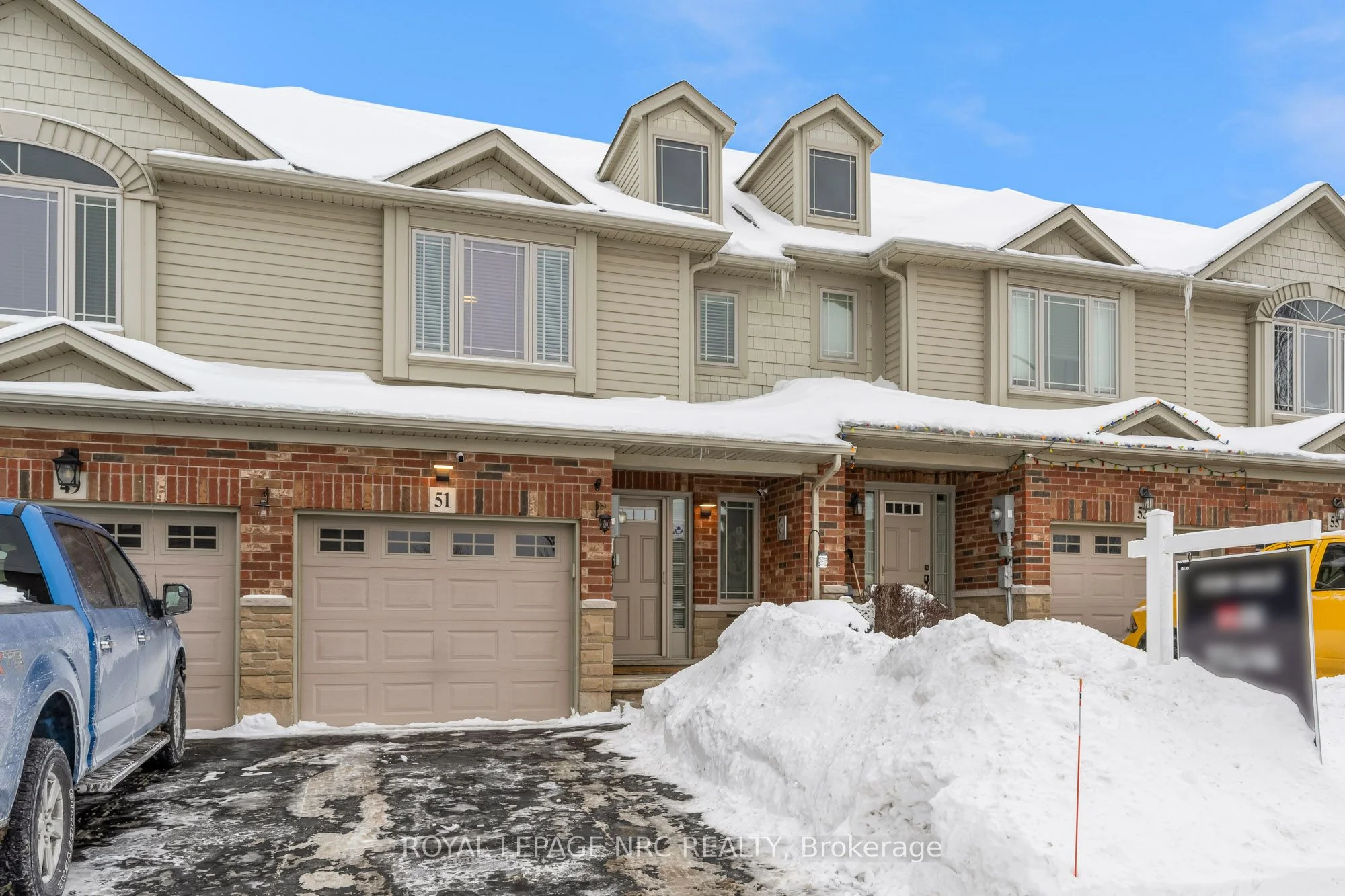Att/Row/Townhouse in Grimsby