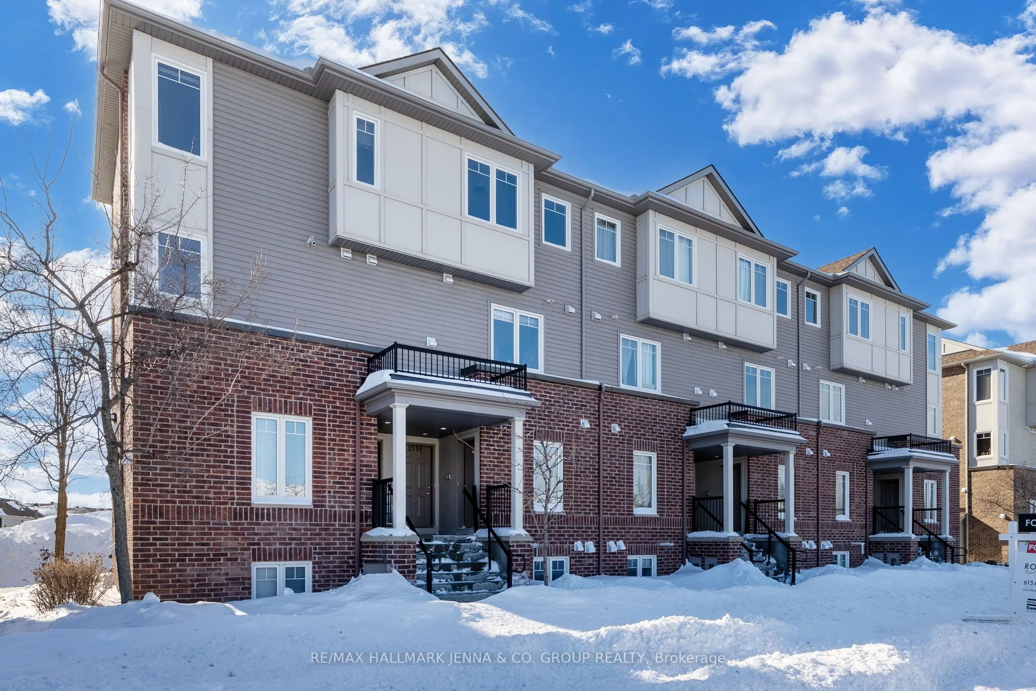 Condo Townhouse in Barrhaven