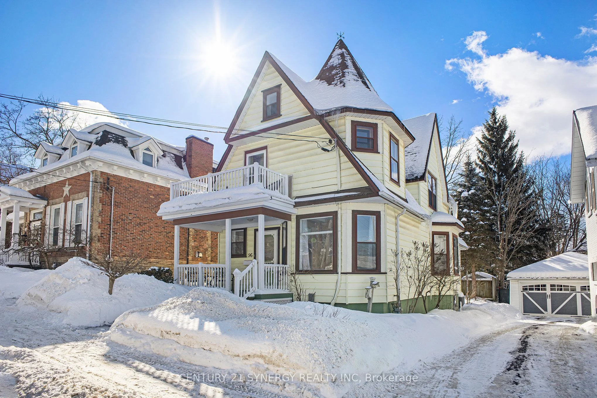 Detached in Brockville