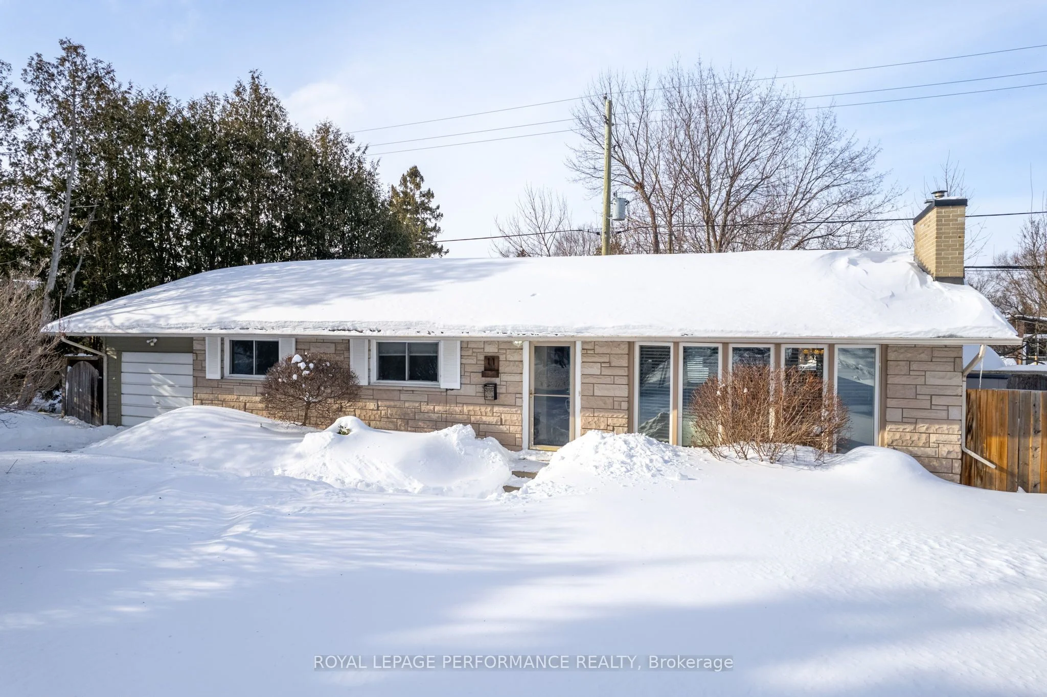 11 Evergreen Drive, Bells Corners And South To Fallowfield, On K2h 6c4