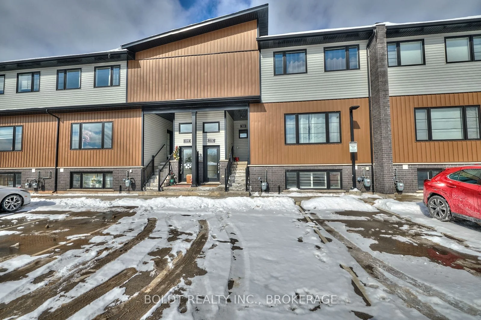 6591 Montrose Road 8, Niagara Falls, On L2h 1m3