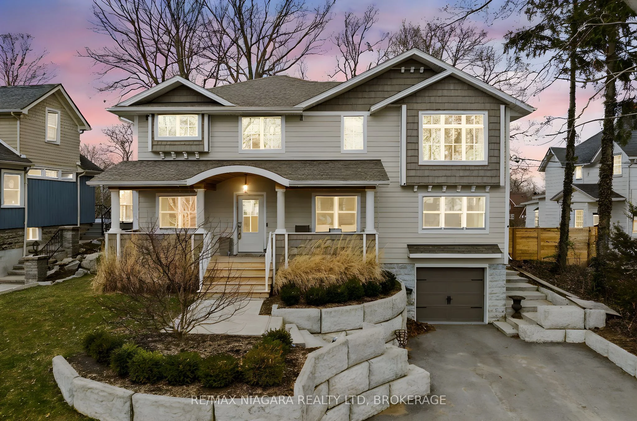 Detached in Port Colborne