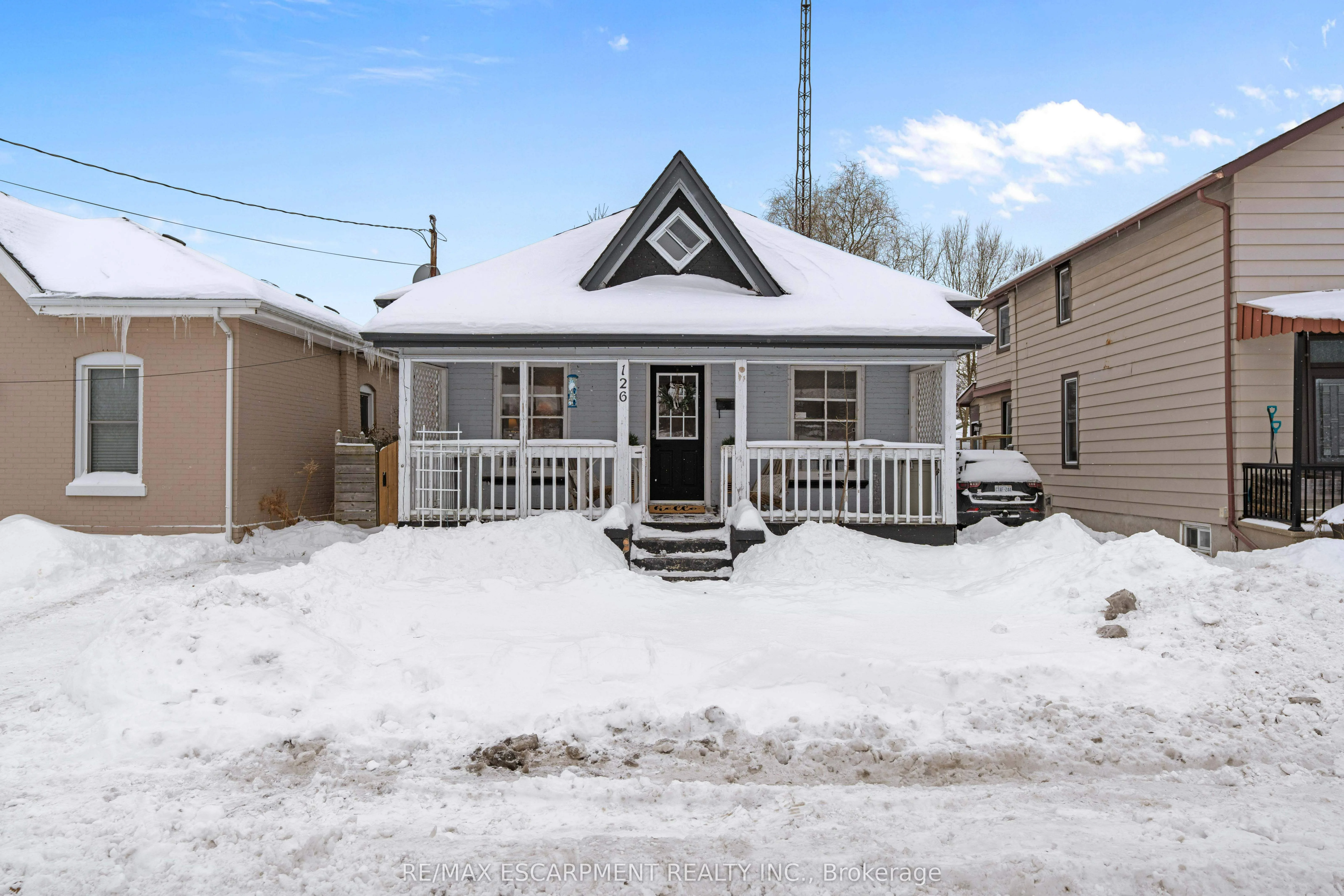 Detached in Brant