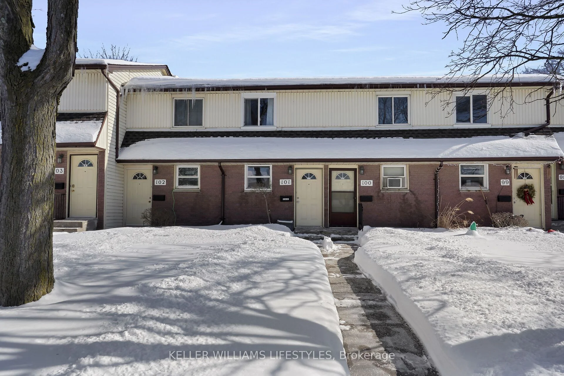 Condo Townhouse in London East