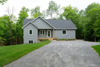 24 Collins Court, Huntsville, On P0b 1m0