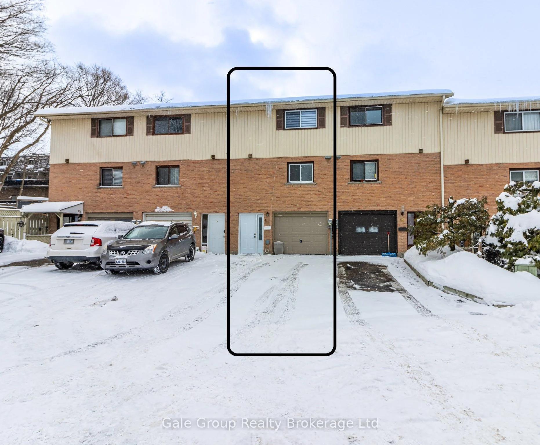 Att/Row/Townhouse in Woodstock