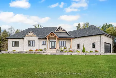 Detached in Grey Highlands
