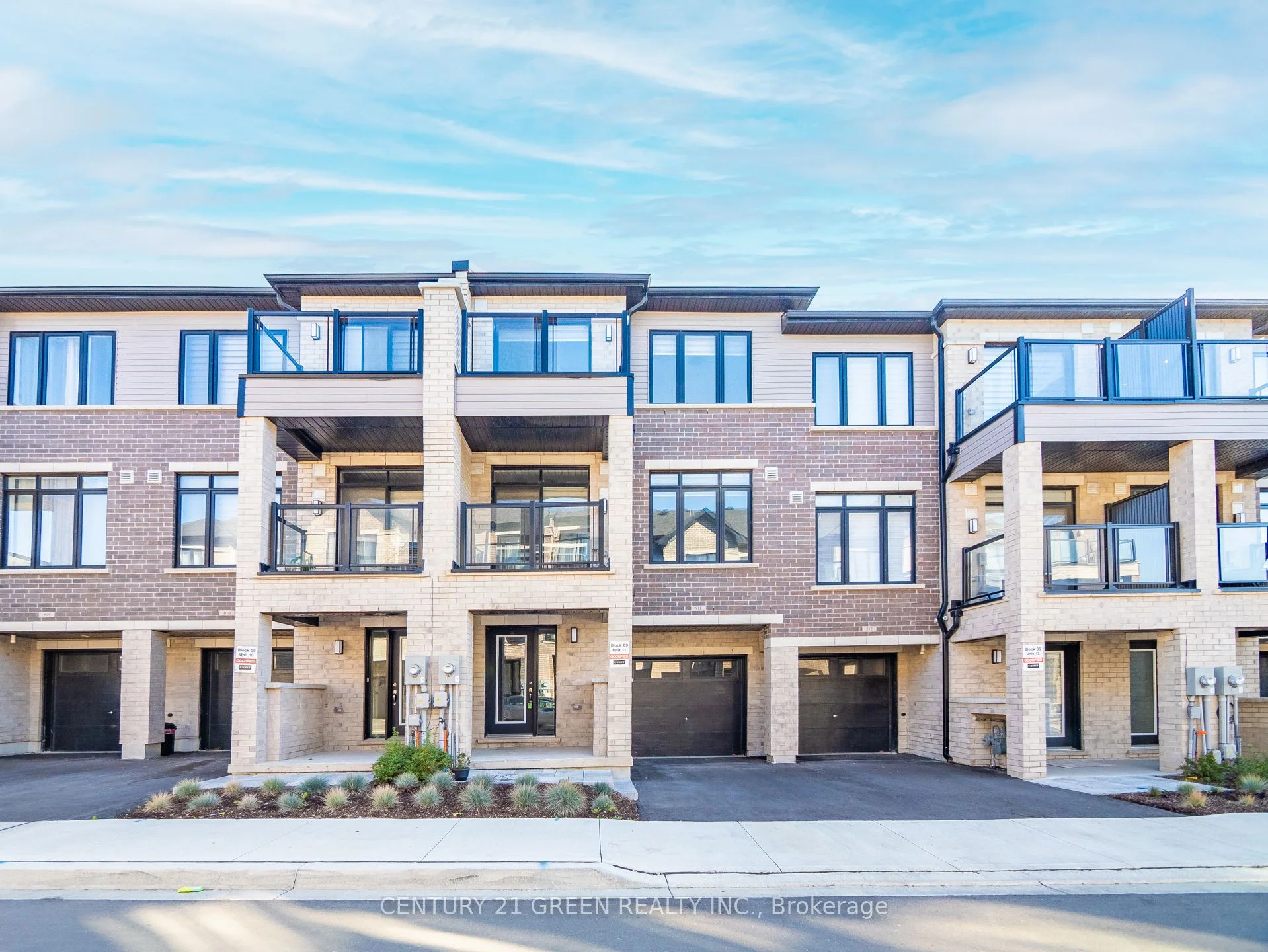 Att/Row/Townhouse in Brantford