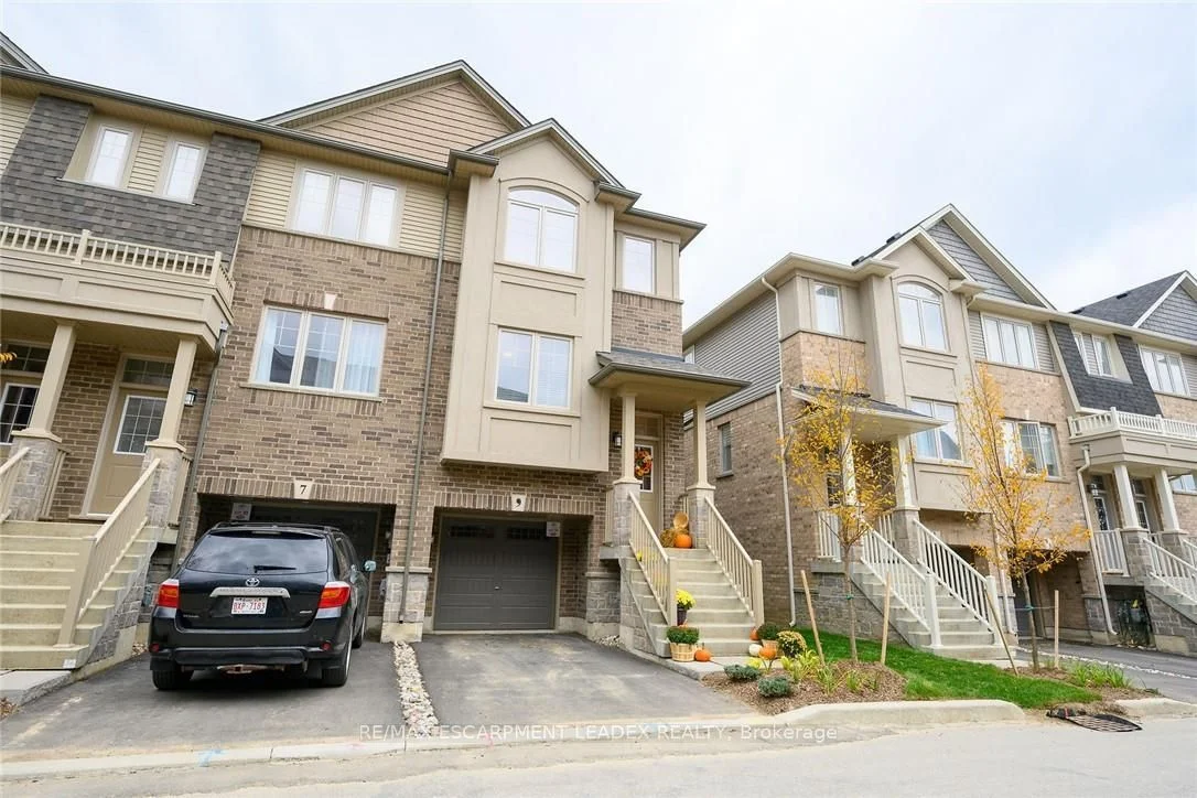 Att/Row/Townhouse in Hamilton
