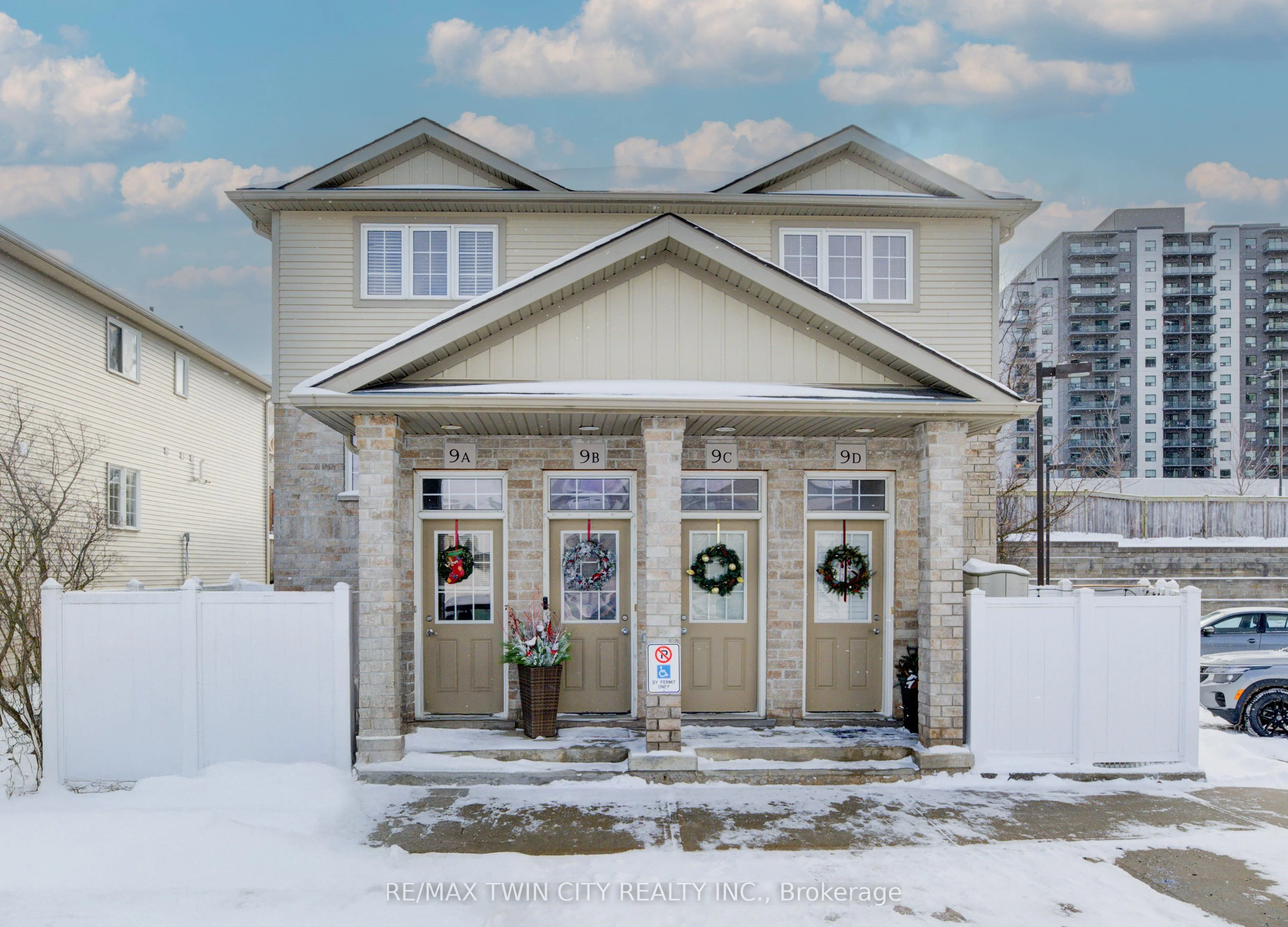Condo Townhouse in Kitchener