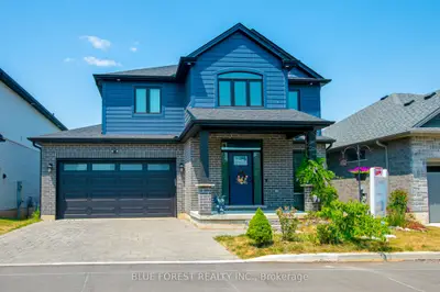 Detached Condo in London South