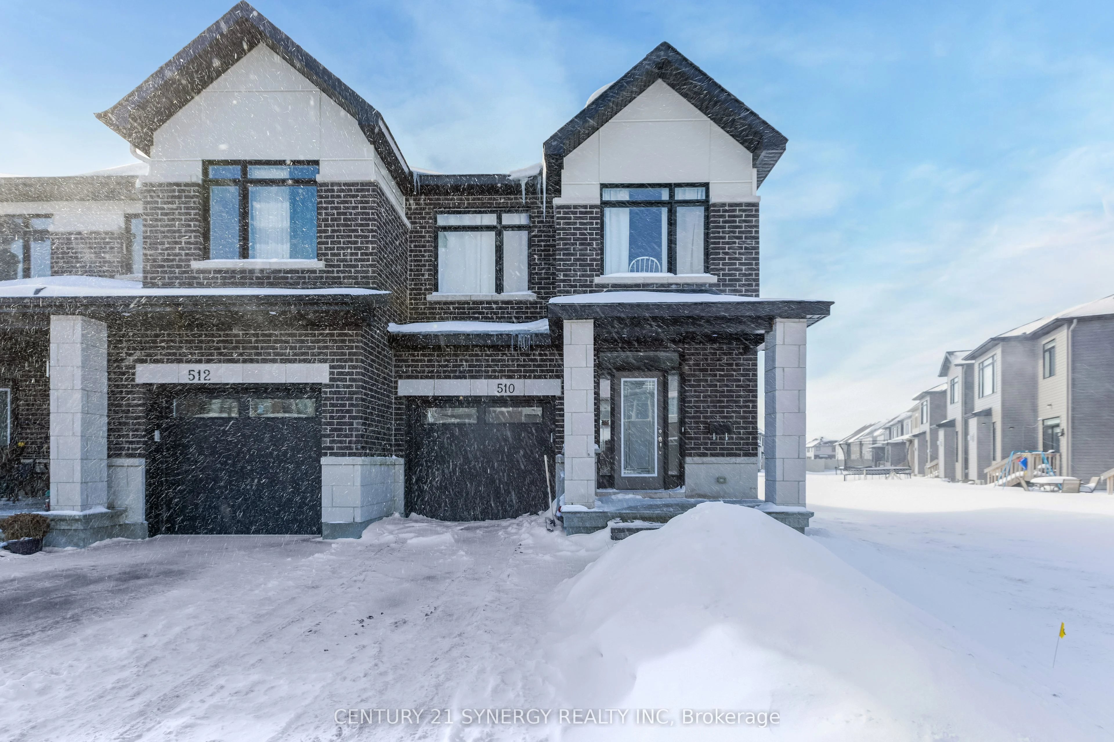 Att/Row/Townhouse in Stittsville - Munster - Richmond