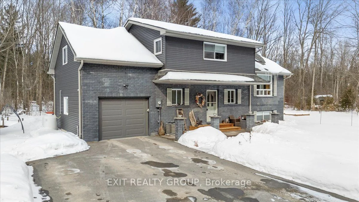 104 Clifford Street, Quinte West, On K0k 1l0
