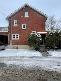Att/Row/Townhouse in Ottawa Centre
