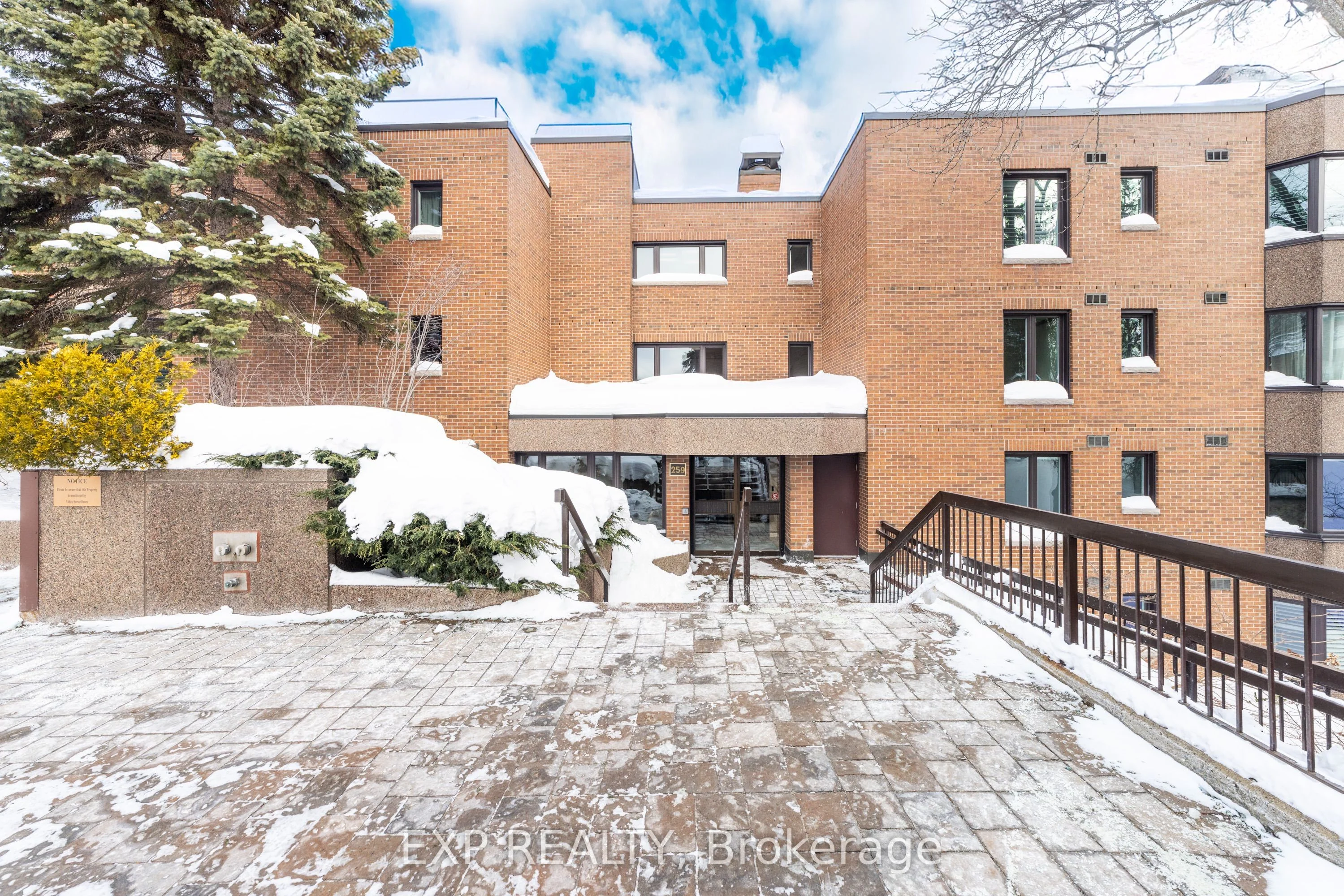 #24b 255 Botanica Private, Dows Lake - Civic Hospital And Area, On, K1y 4p8