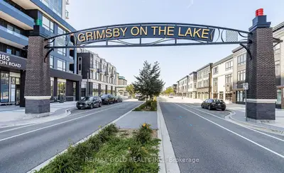 Condo Apartment in Grimsby