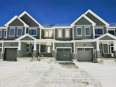 Att/Row/Townhouse in Welland
