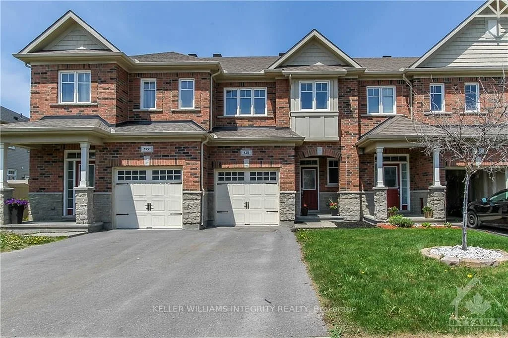 Att/Row/Townhouse in Kanata