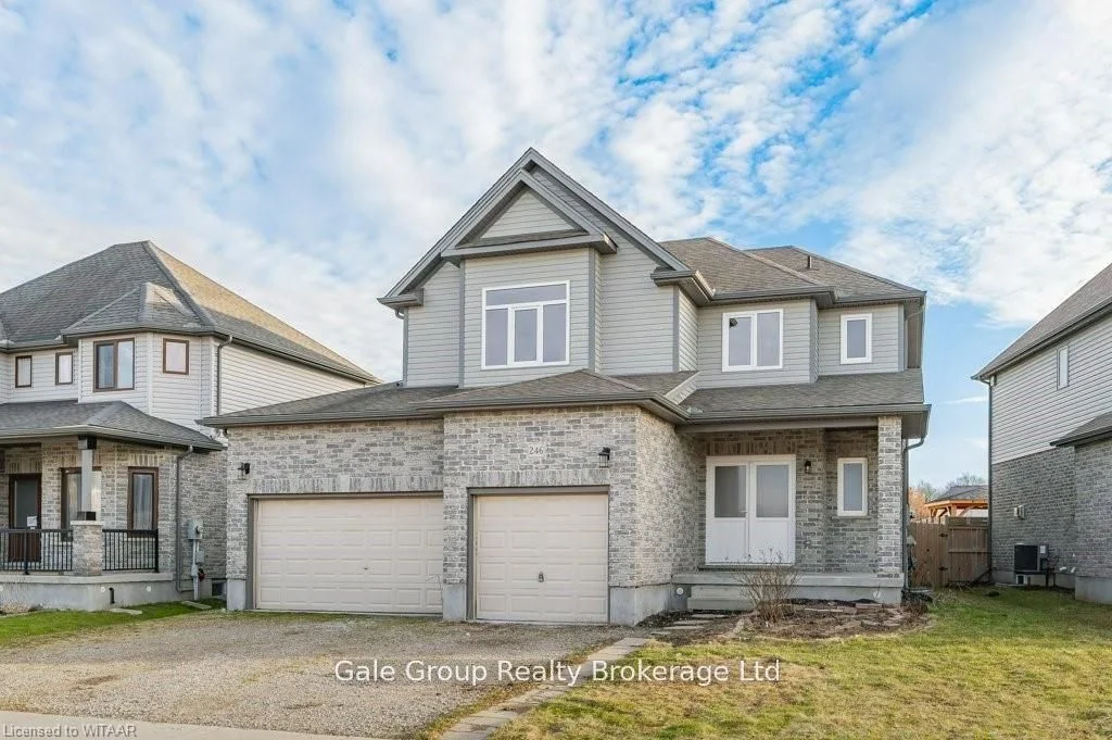 246 Munnoch Boulevard Main And Upper Floor, Woodstock, On N4t 0a7