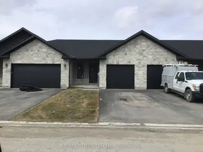 Att/Row/Townhouse in Belleville