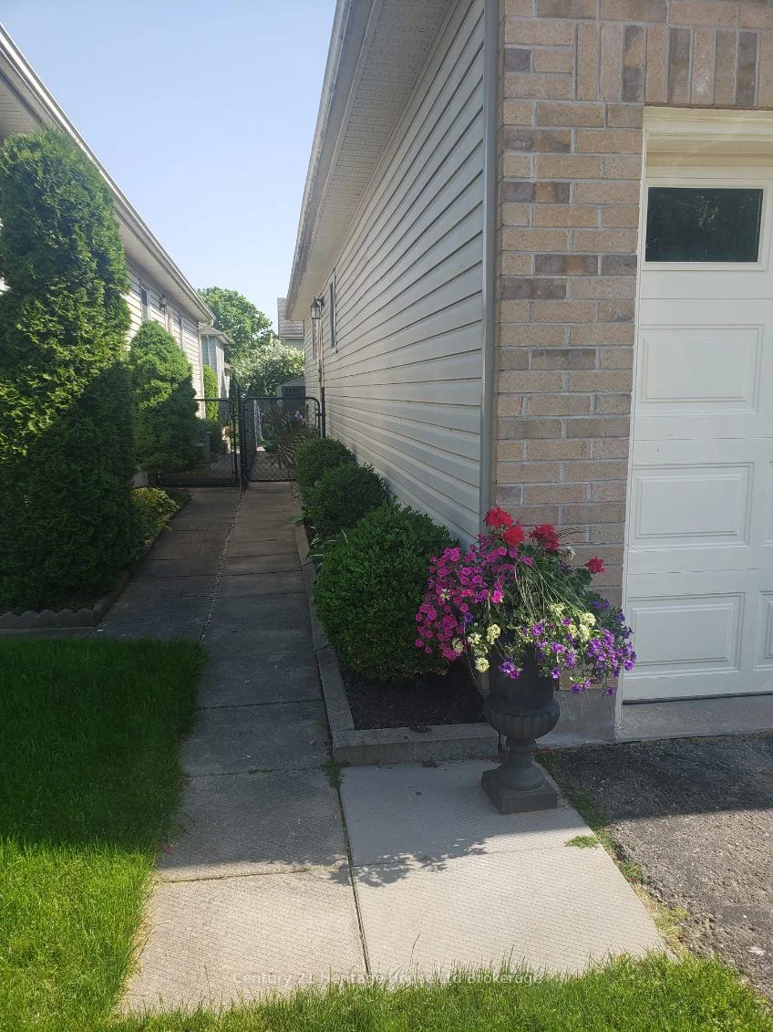 325 Lighthouse Road 53, London South, ON N6M 1H8