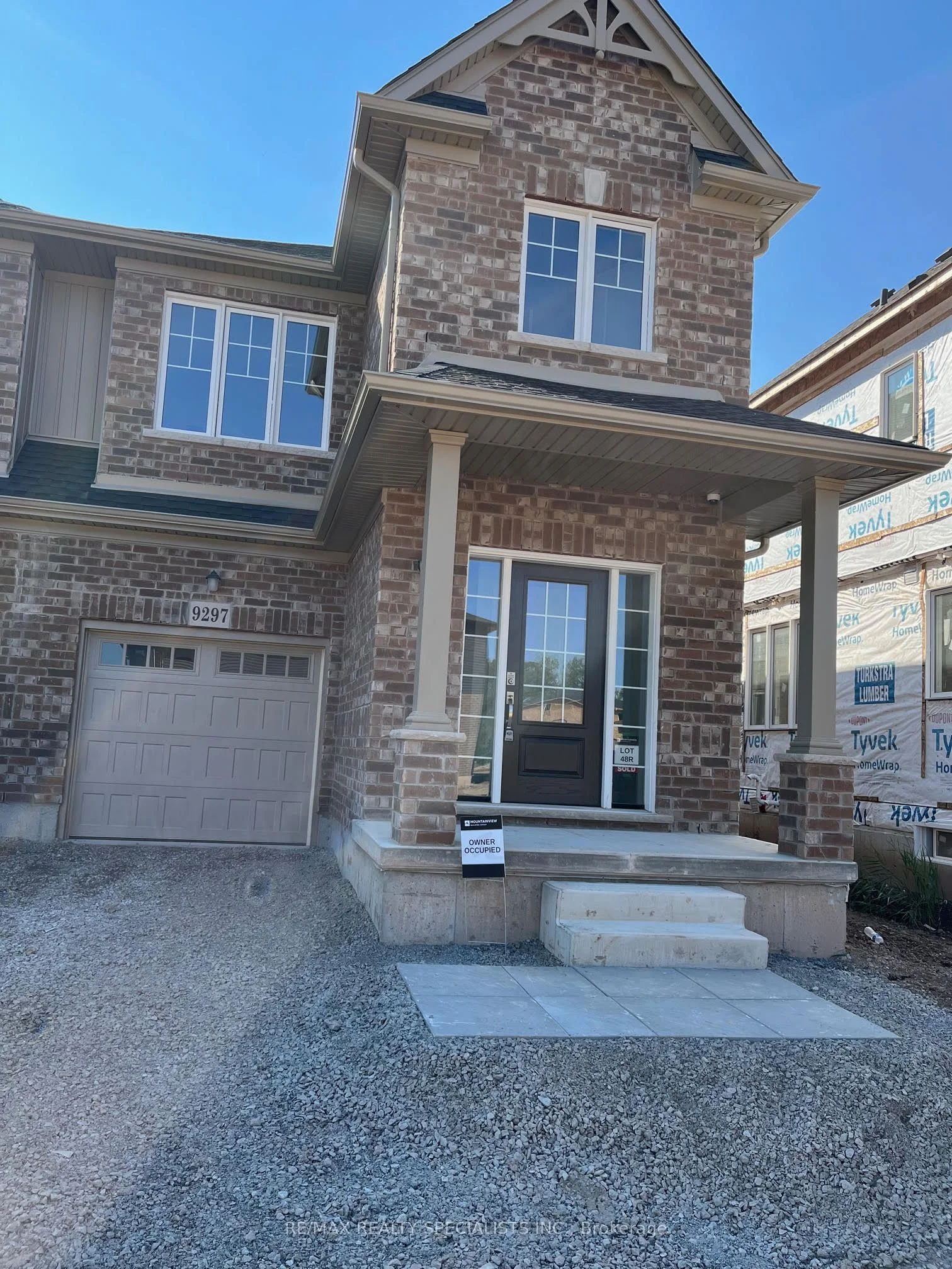 Semi-Detached in Niagara Falls