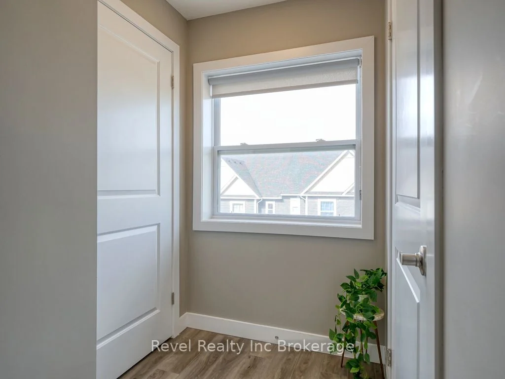 E12-439 Athlone Avenue, Woodstock, ON N4V 0C8