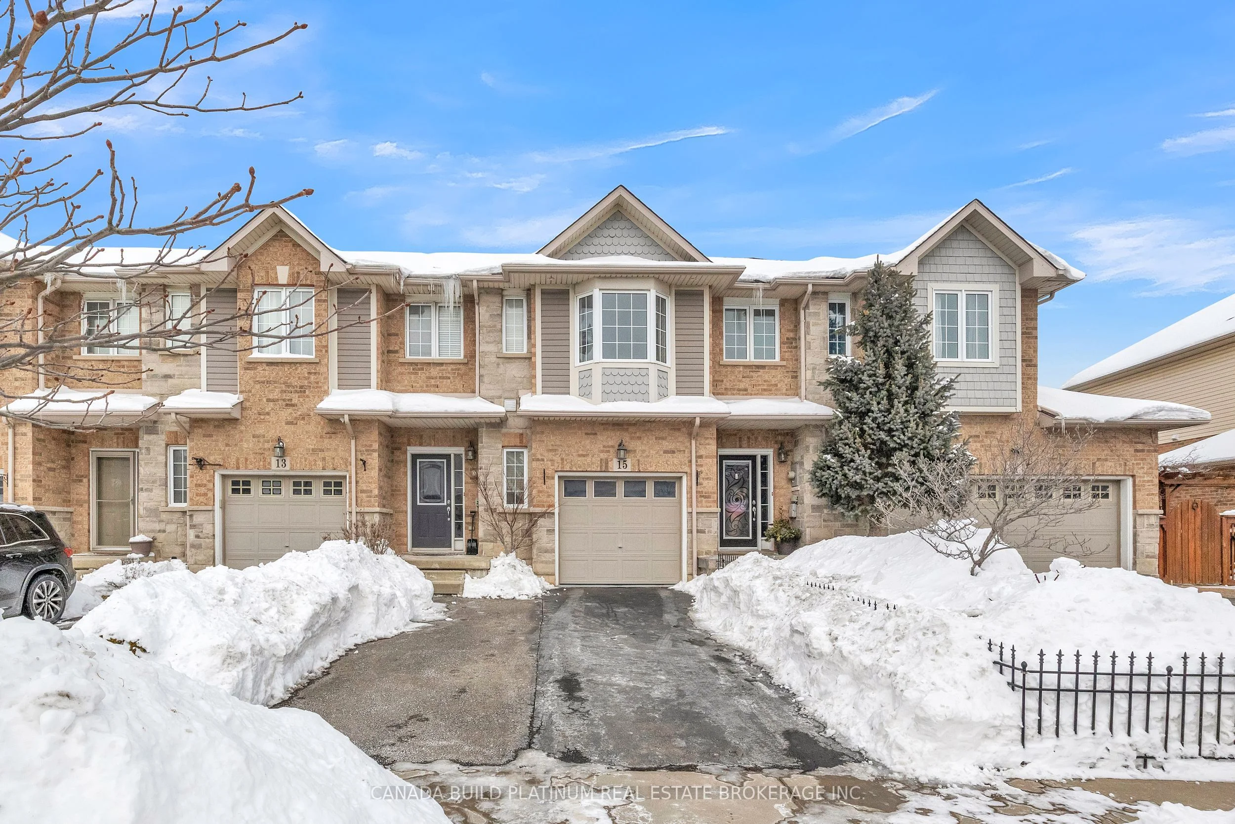 Att/Row/Townhouse in Hamilton
