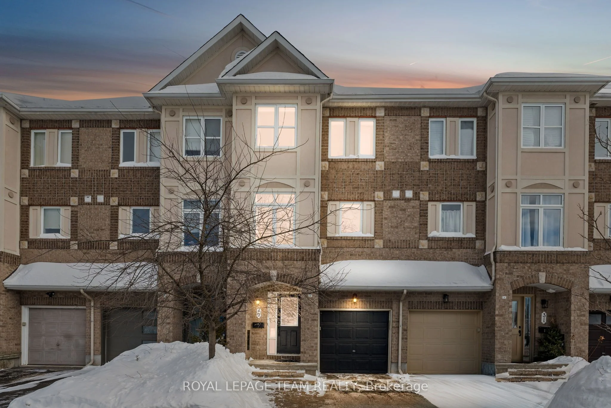 Att/Row/Townhouse in Westboro - Hampton Park