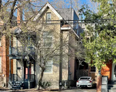 Duplex in Ottawa Centre