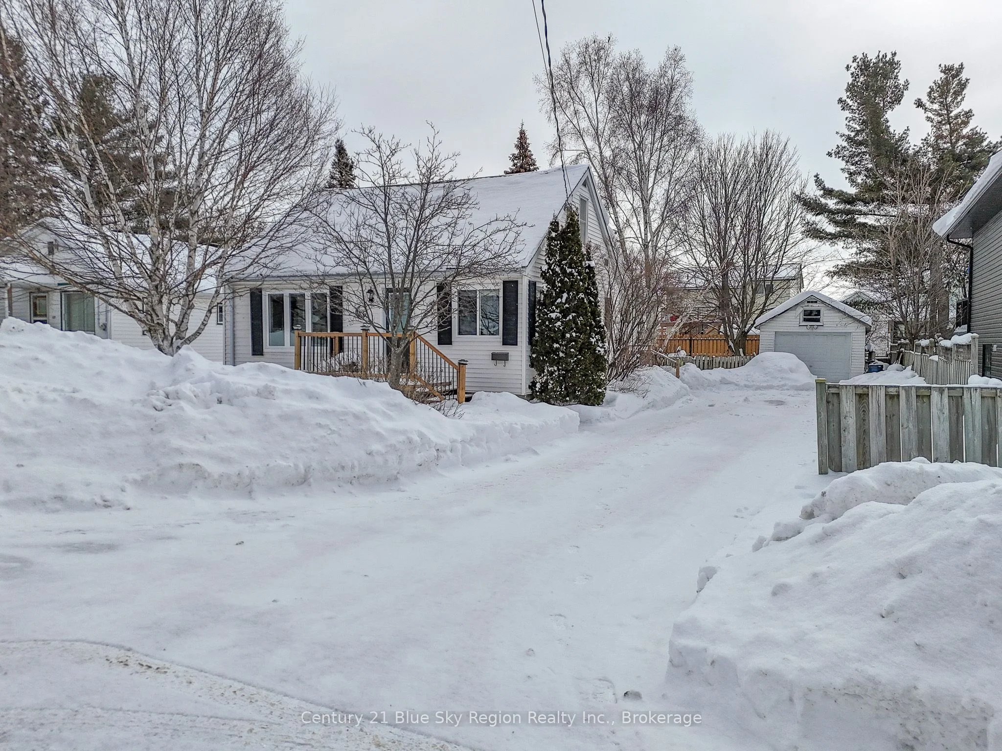 Detached in North Bay