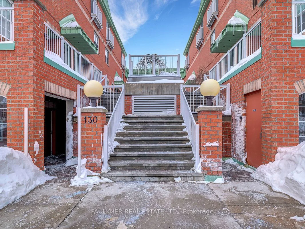 130 Rochester Street 12, West Centre Town, On K1r 0a3