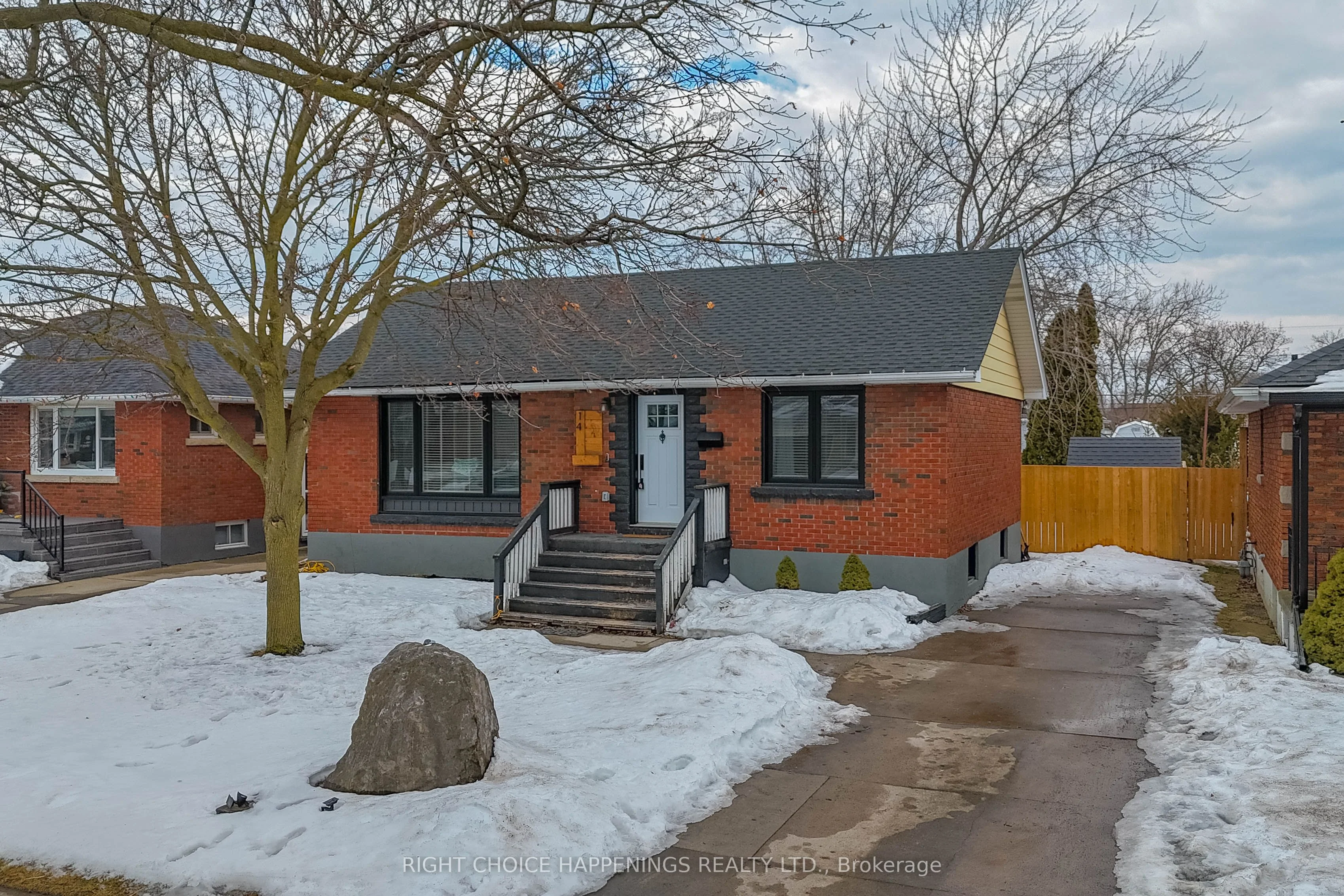 Detached in Thorold