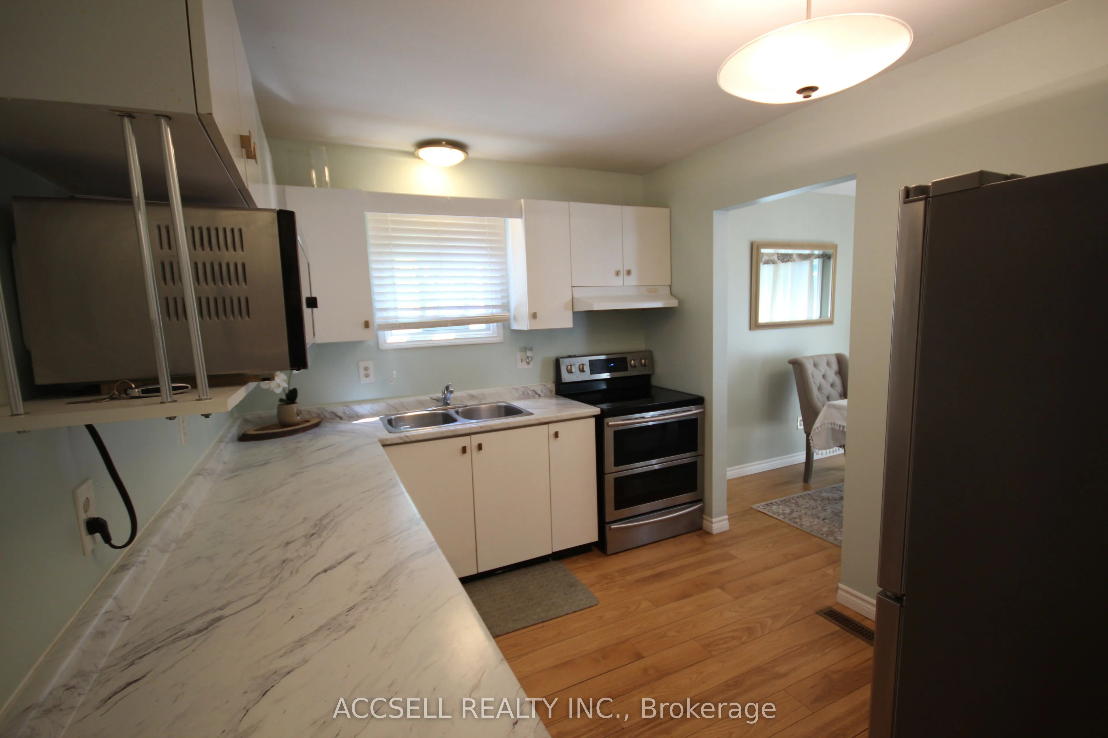 1528 Jalna Boulevard, London South, ON N6E 3G1