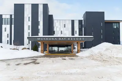 Condo Apartment in Gravenhurst
