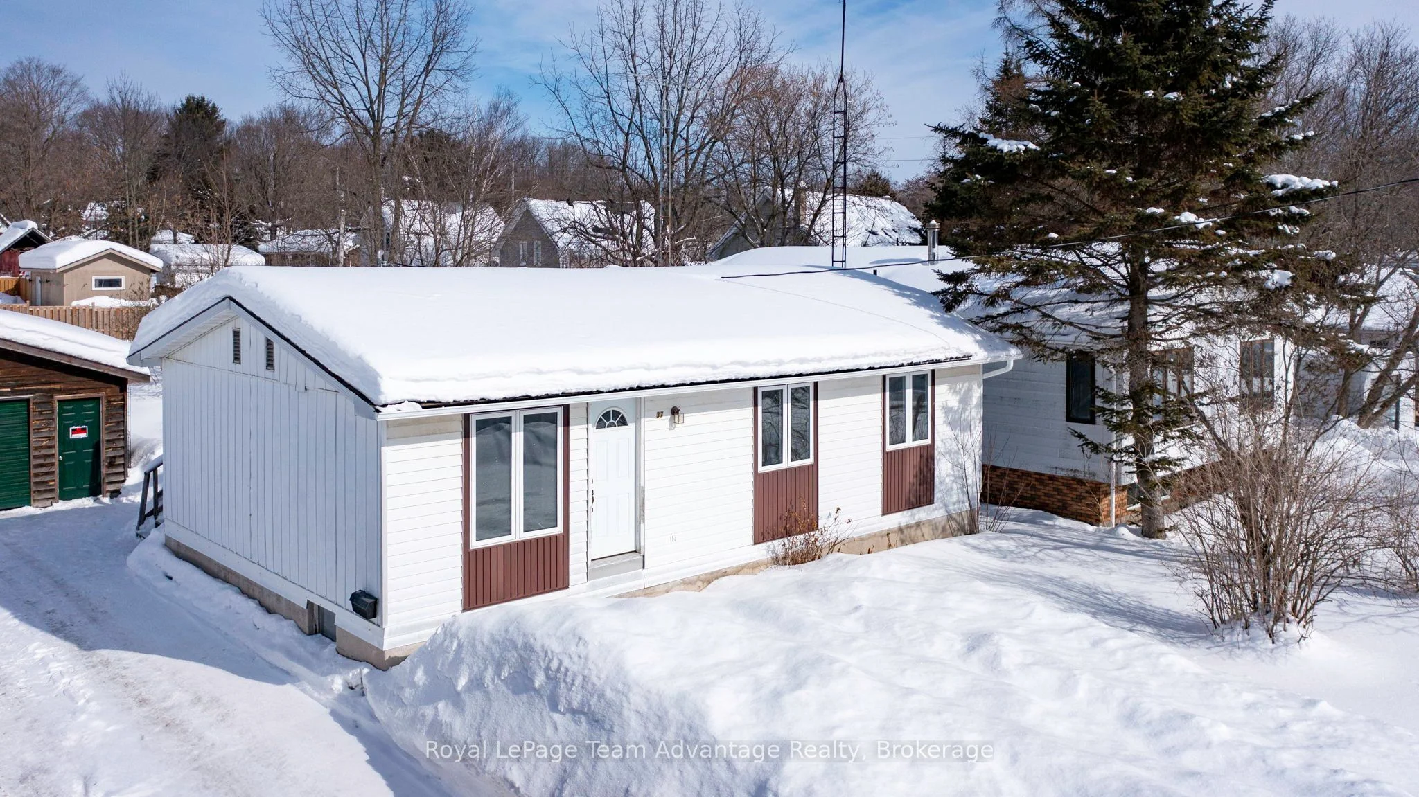 Detached in Parry Sound