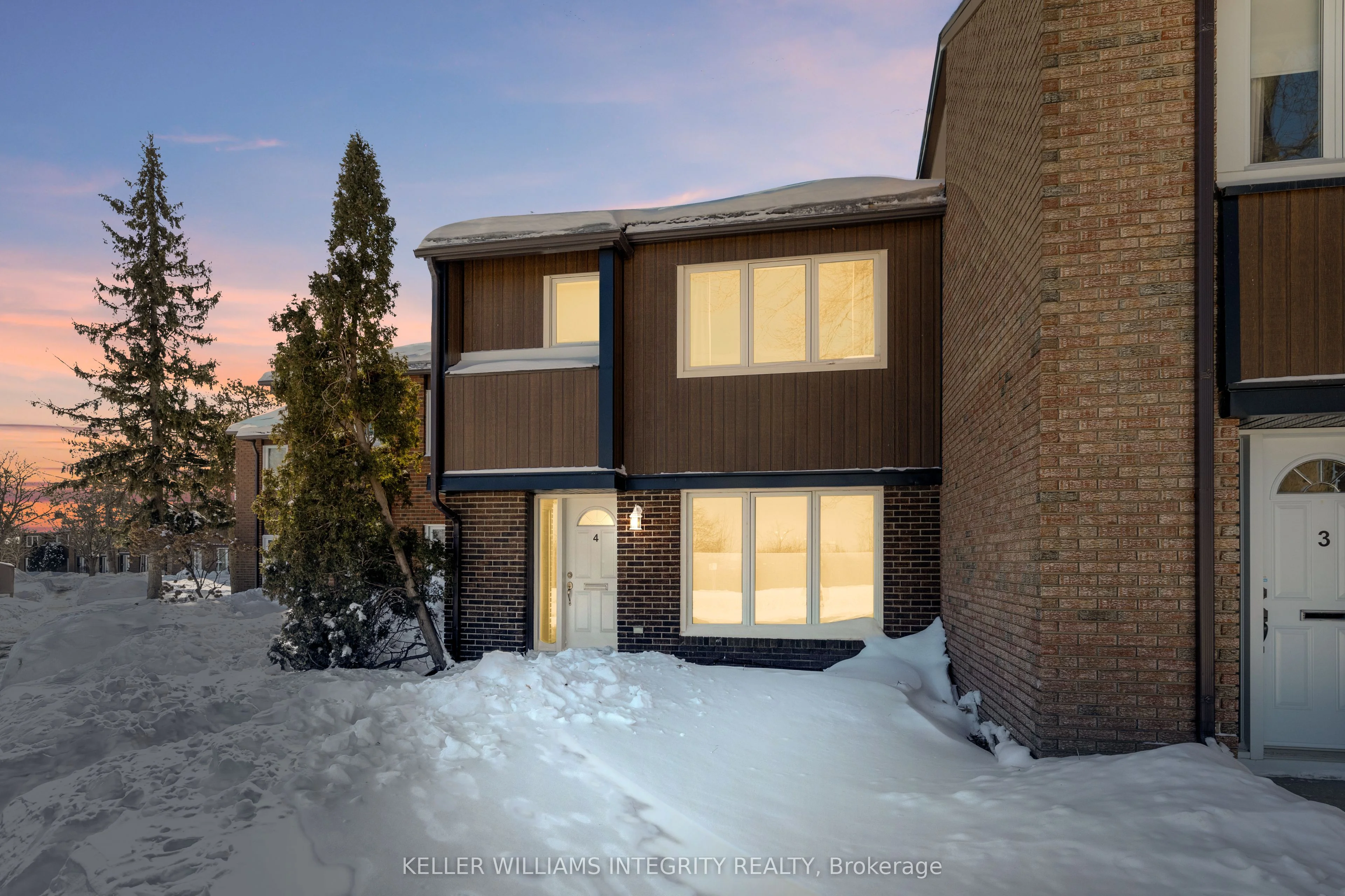 Condo Townhouse in Beacon Hill North - South and Area