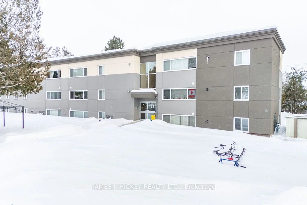 Condo Apartment in Deep River