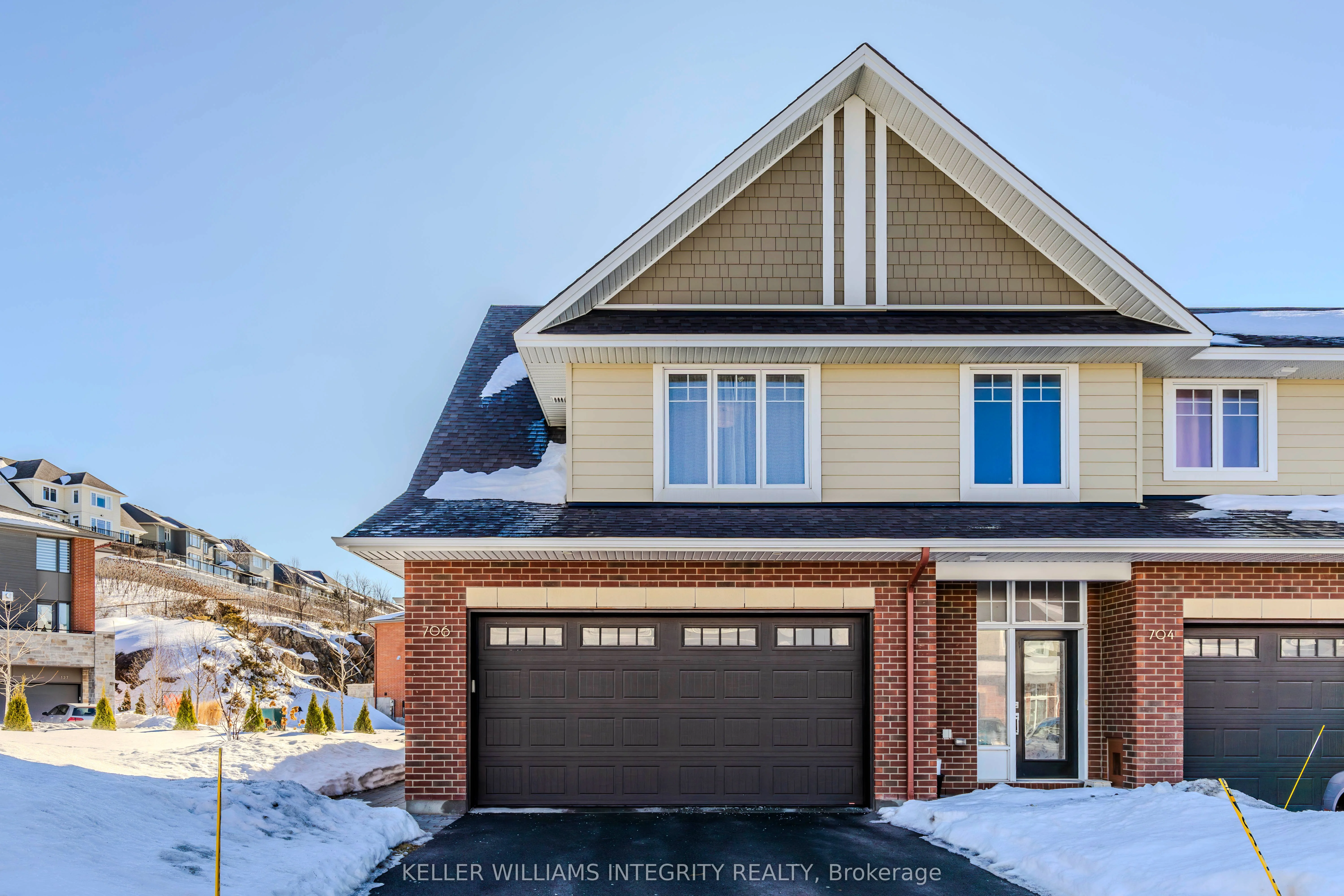 Att/Row/Townhouse in Kanata