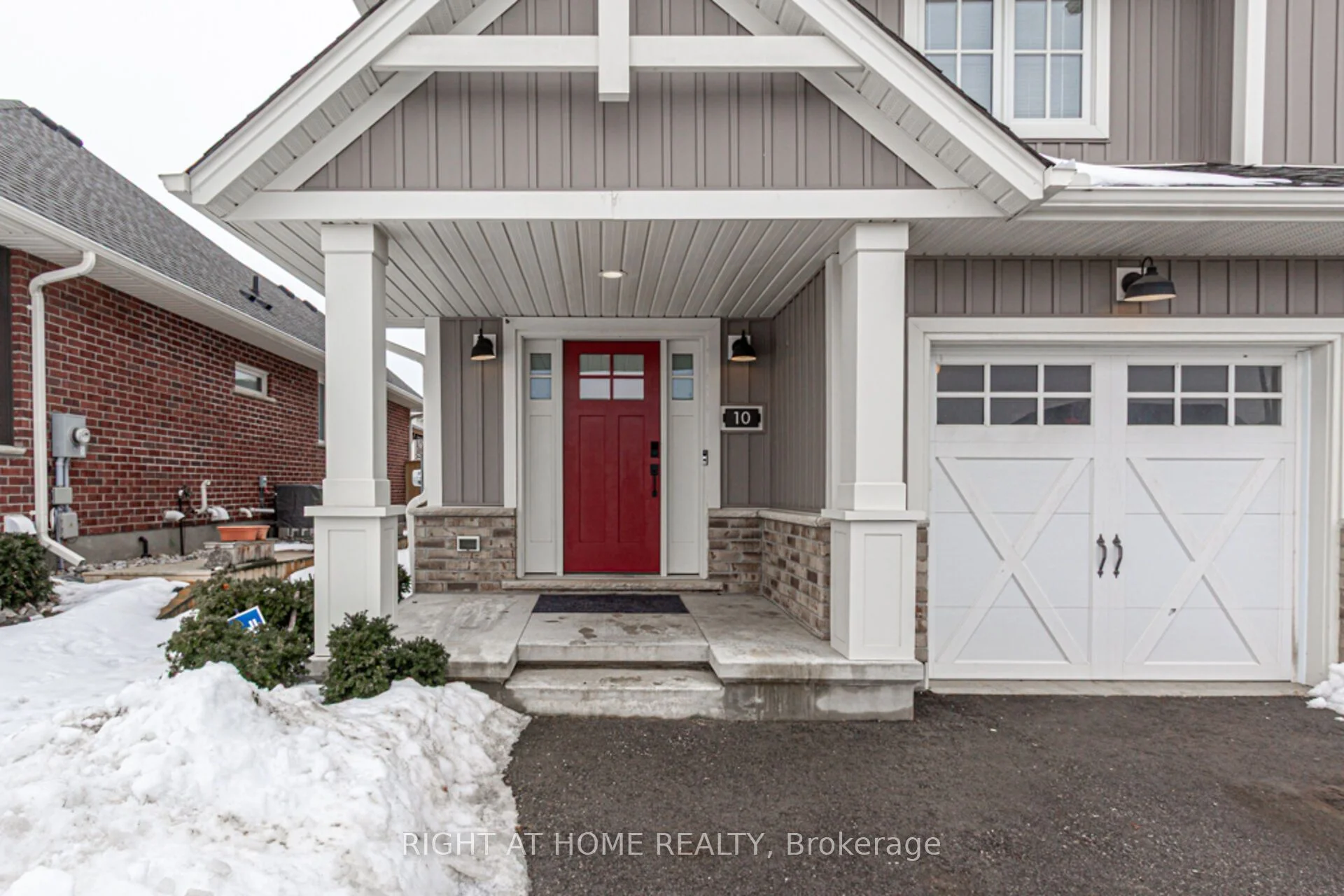 Att/Row/Townhouse in St. Thomas