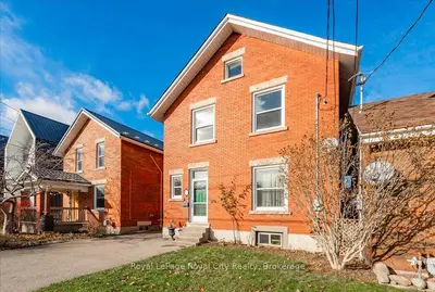 Detached in Guelph