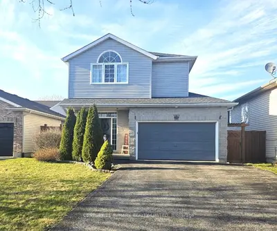 Detached in Niagara Falls