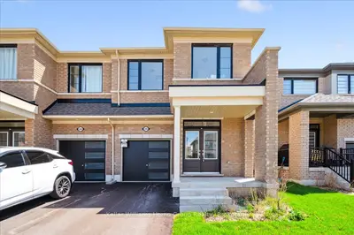 Att/Row/Townhouse in Centre Wellington