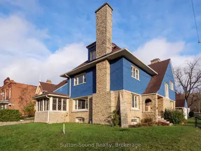 Detached in Owen Sound