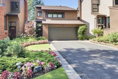 Detached in Hunt Club - Windsor Park Village and Area