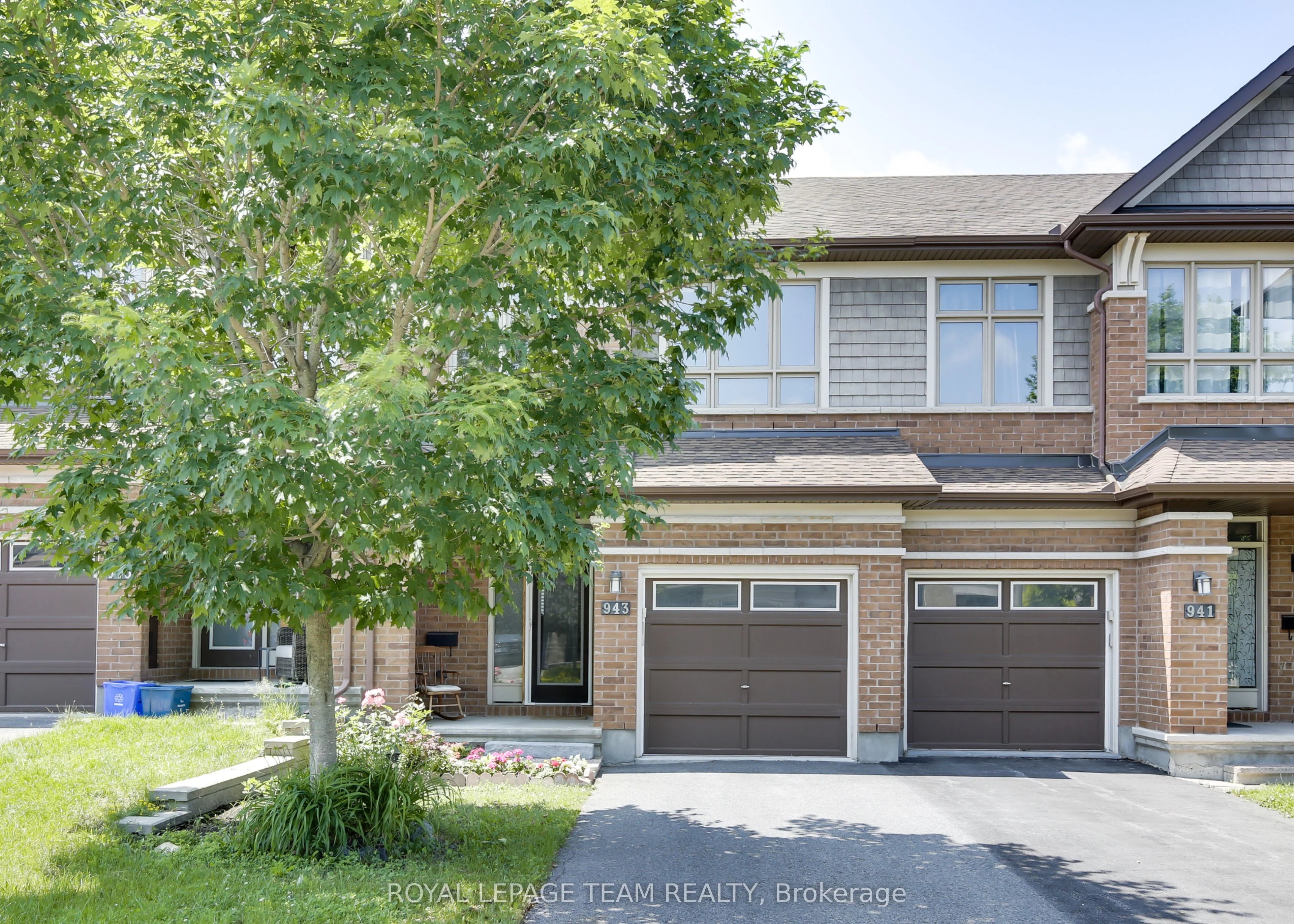Att/Row/Townhouse in Kanata
